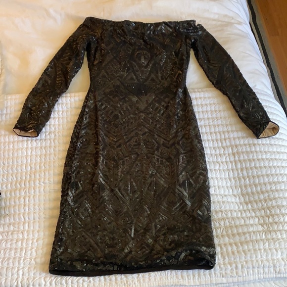 Off the shoulder eunice BCBG dress - Picture 5 of 8